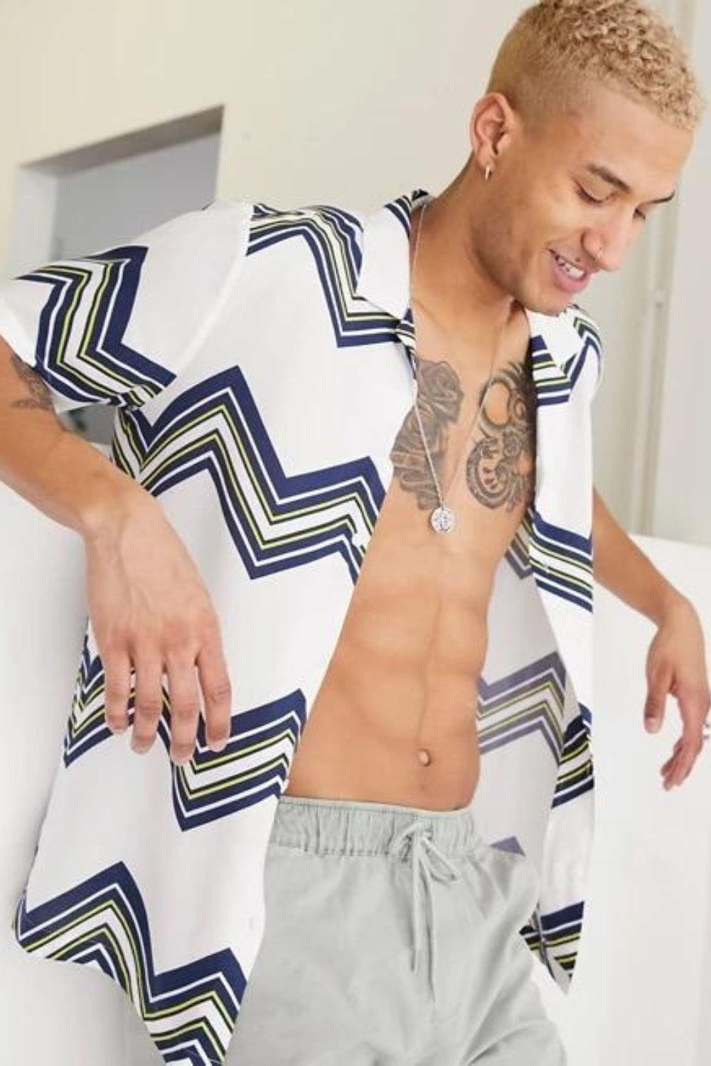 Regular Revere White And Blue Chevron